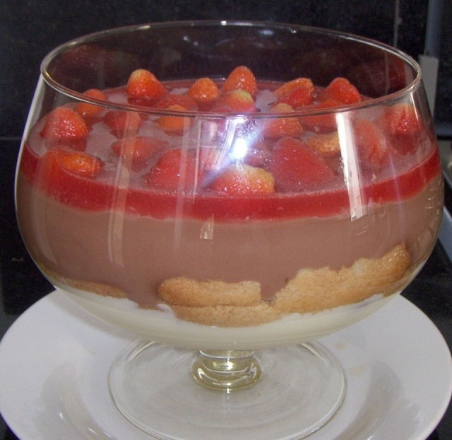 Pavê de morango e chocolate 1 Receita pavê de Morango com Chocolate