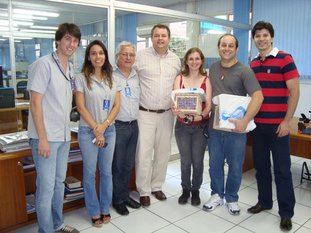 Vencedora da promo&ccedil;&atilde;o de anivers&aacute;rio visita f&aacute;brica da Itatiaia
