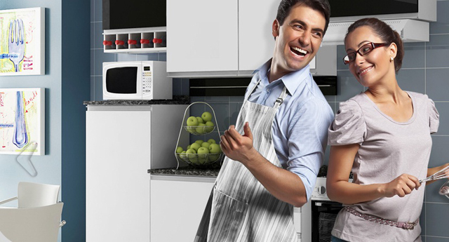 Chega de bagunça! Como organizar os armários da sua cozinha